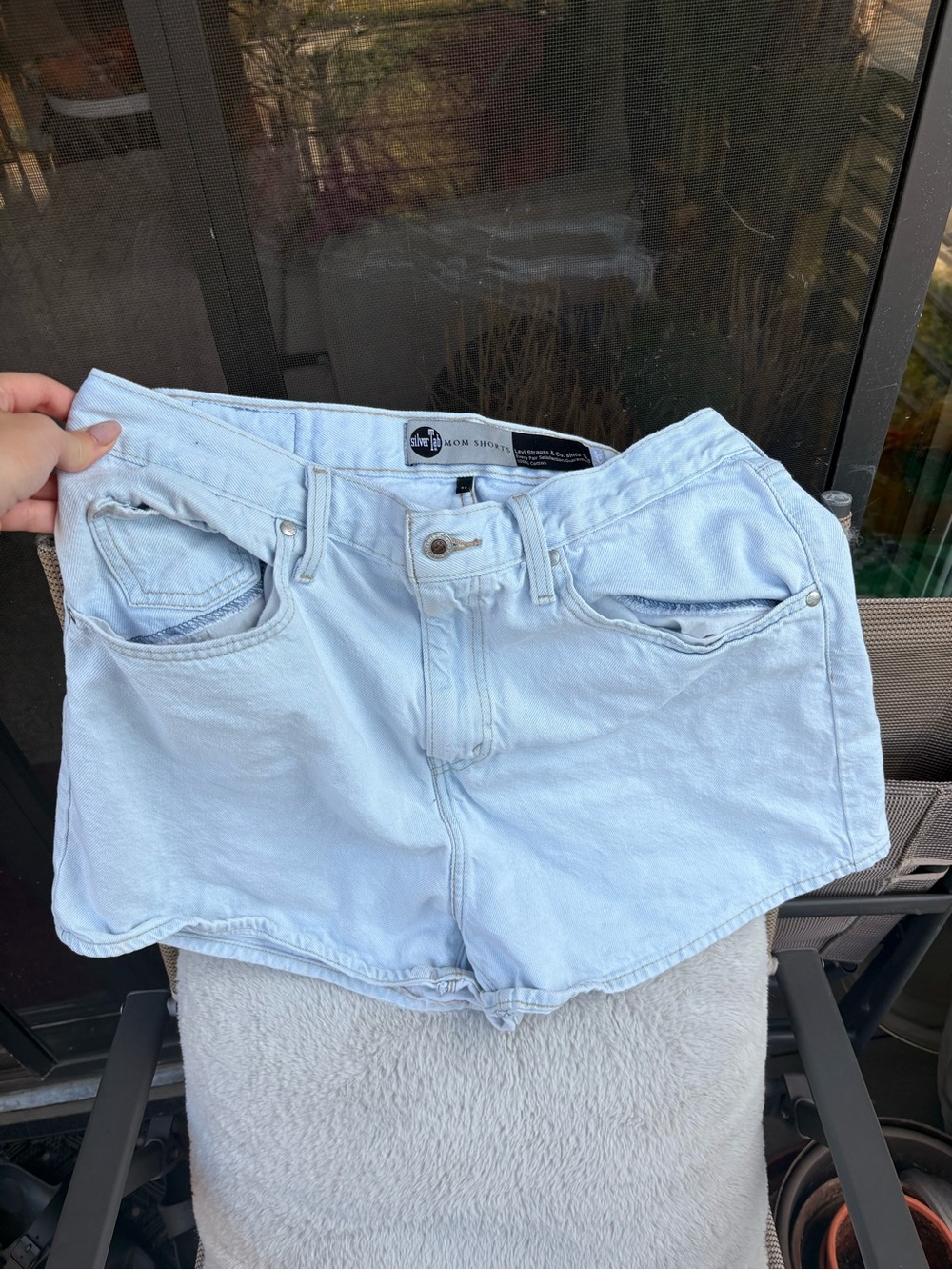 🩵 levi’s mom shorts 🩳